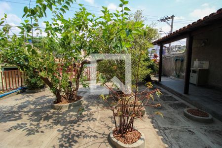 Casa à venda com 360m², 5 quartos e 7 vagas Casa à venda com 360m², 5 quartos e 7 vagasÁrea comum