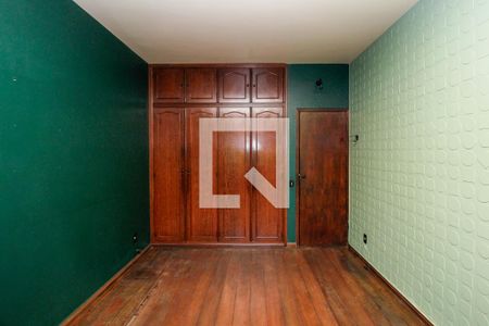 Casa à venda com 360m², 5 quartos e 7 vagas Casa à venda com 360m², 5 quartos e 7 vagasQuarto 4