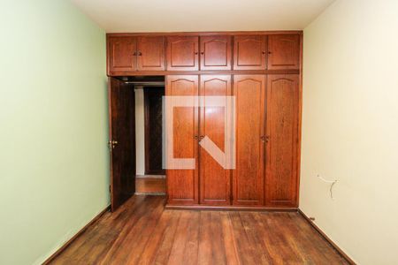 Casa à venda com 360m², 5 quartos e 7 vagas Casa à venda com 360m², 5 quartos e 7 vagasQuarto 2