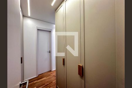 Apartamento à venda com 145m², 3 quartos e 2 vagasCloset Suíte 2