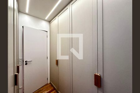 Apartamento à venda com 145m², 3 quartos e 2 vagasCloset Suíte 2