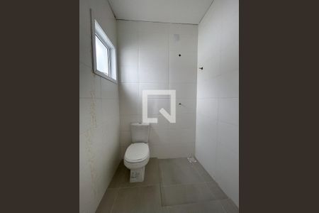 Casa à venda com 101m², 2 quartos e 2 vagasbanheiro quarto 1