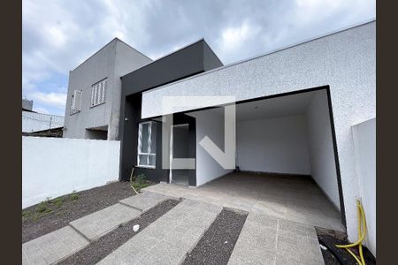 Casa à venda com 101m², 2 quartos e 2 vagasFachada