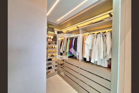 Apartamento à venda com 90m², 1 quarto e 2 vagasCloset