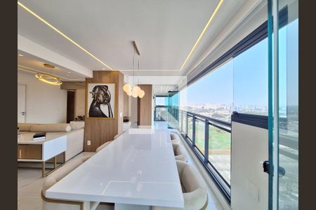 Apartamento à venda com 90m², 1 quarto e 2 vagasVaranda