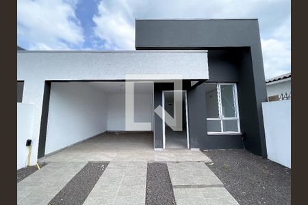 Casa à venda com 101m², 2 quartos e 2 vagasFachada