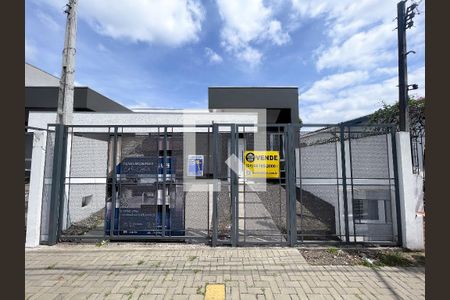 Casa à venda com 101m², 2 quartos e 2 vagasFachada