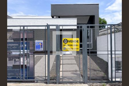 Casa à venda com 101m², 2 quartos e 2 vagasFachada/Plaquinha