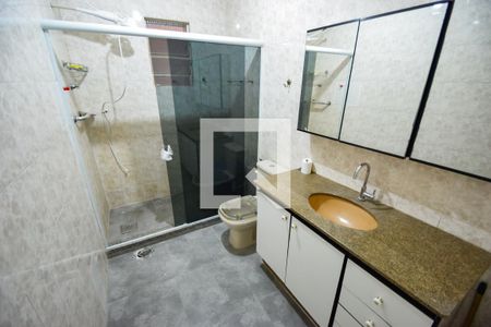 Casa para alugar com 196m², 2 quartos e 1 vaga Casa para alugar com 196m², 2 quartos e 1 vagaBanheiro