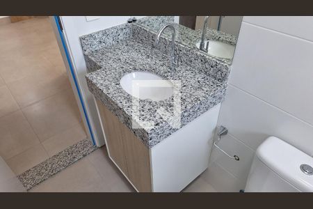 Apartamento para alugar com 74m², 2 quartos e 2 vagasBanheiro social