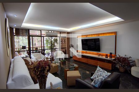 Apartamento à venda com 225m², 4 quartos e 3 vagas Apartamento à venda com 225m², 4 quartos e 3 vagassala