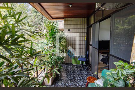 Apartamento à venda com 225m², 4 quartos e 3 vagas Apartamento à venda com 225m², 4 quartos e 3 vagasquarto 1 - varanda