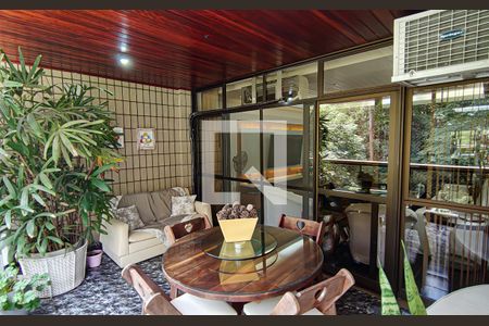 Apartamento à venda com 225m², 4 quartos e 3 vagas Apartamento à venda com 225m², 4 quartos e 3 vagassala - varanda