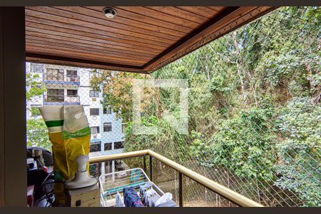 Apartamento à venda com 225m², 4 quartos e 3 vagas Apartamento à venda com 225m², 4 quartos e 3 vagasquarto 2 - suite - varanda