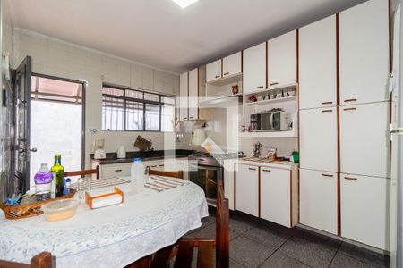Casa à venda com 203m², 3 quartos e 3 vagas Casa à venda com 203m², 3 quartos e 3 vagasCozinha