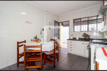 Casa à venda com 203m², 3 quartos e 3 vagas Casa à venda com 203m², 3 quartos e 3 vagasCozinha