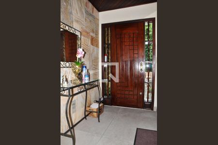 Casa à venda com 400m², 3 quartos e 4 vagas Casa à venda com 400m², 3 quartos e 4 vagasHall de entrada