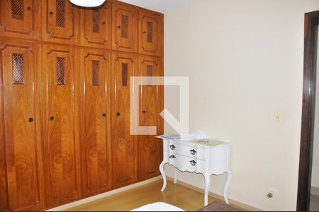 Casa à venda com 400m², 3 quartos e 4 vagas Casa à venda com 400m², 3 quartos e 4 vagas Quarto 01 com Suíte