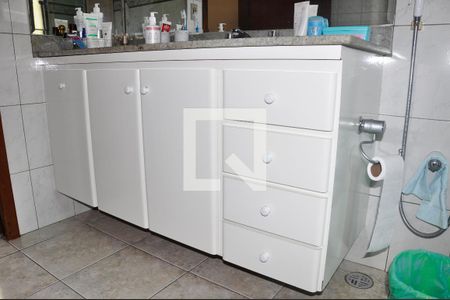 Casa à venda com 400m², 3 quartos e 4 vagas Casa à venda com 400m², 3 quartos e 4 vagasBanheiro Social