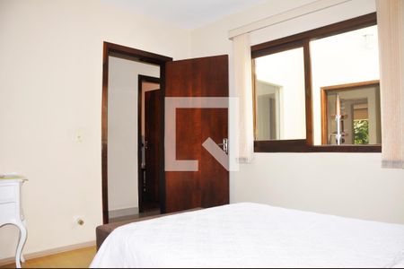 Casa à venda com 400m², 3 quartos e 4 vagas Quarto 01 com Suíte