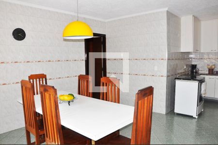 Casa à venda com 400m², 3 quartos e 4 vagas Casa à venda com 400m², 3 quartos e 4 vagasCopa e Cozinha