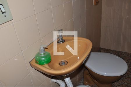 Casa à venda com 400m², 3 quartos e 4 vagas Casa à venda com 400m², 3 quartos e 4 vagasBanheiro da Área de Serviço e Quintal