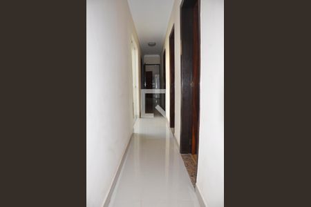 Casa à venda com 400m², 3 quartos e 4 vagas Casa à venda com 400m², 3 quartos e 4 vagasDetalhe - Corredor - Quartoa