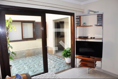 Casa à venda com 400m², 3 quartos e 4 vagas Casa à venda com 400m², 3 quartos e 4 vagasSala de TV