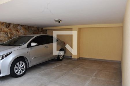 Casa à venda com 400m², 3 quartos e 4 vagas Casa à venda com 400m², 3 quartos e 4 vagasGaragem