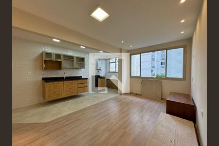 Sala de apartamento para alugar com 2 quartos, 62m² em Barra da Tijuca, Rio de Janeiro