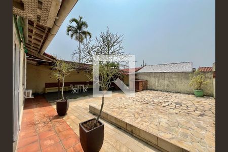 Casa de condomínio à venda com 250m², 3 quartos e 1 vagaQuintal