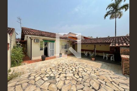 Casa de condomínio à venda com 250m², 3 quartos e 1 vagaQuintal