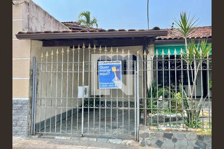 Casa de condomínio à venda com 250m², 3 quartos e 1 vagaPlaca