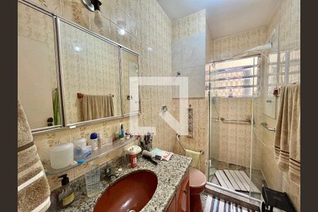 Casa de condomínio à venda com 250m², 3 quartos e 1 vagaBanheiro
