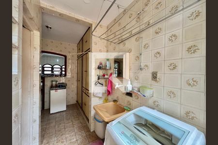 Casa de condomínio à venda com 250m², 3 quartos e 1 vagaÁrea de serviço