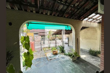 Casa de condomínio à venda com 250m², 3 quartos e 1 vagaVaranda da frente