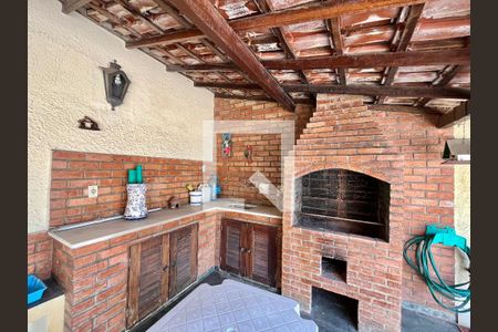 Casa de condomínio à venda com 250m², 3 quartos e 1 vagaChurrasqueira