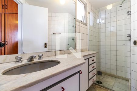 Apartamento à venda com 81m², 2 quartos e 2 vagasBanheiro da Suíte