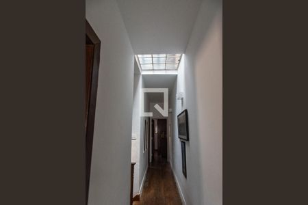 Casa à venda com 167m², 4 quartos e 2 vagasCorredor