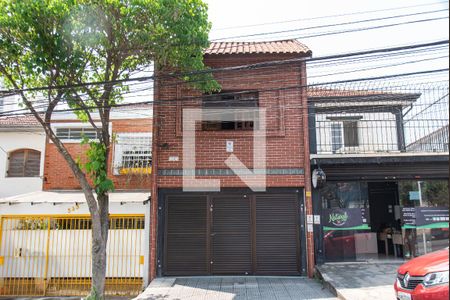 Casa à venda com 167m², 4 quartos e 2 vagasFachada