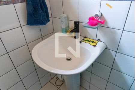 Casa à venda com 167m², 4 quartos e 2 vagasBanheiro