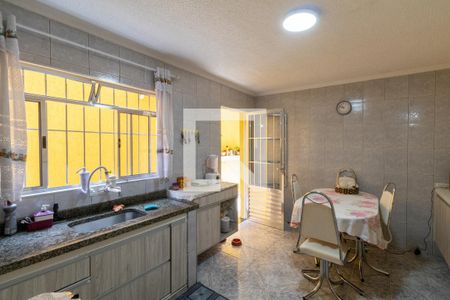 Casa à venda com 130m², 3 quartos e 2 vagas Casa à venda com 130m², 3 quartos e 2 vagasCozinha