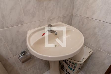 Casa à venda com 130m², 3 quartos e 2 vagas Casa à venda com 130m², 3 quartos e 2 vagasBanheiro