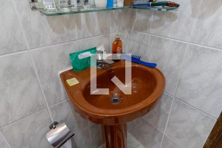 Casa à venda com 130m², 3 quartos e 2 vagas Casa à venda com 130m², 3 quartos e 2 vagasBanheiro 2