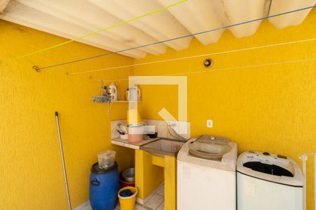 Casa à venda com 130m², 3 quartos e 2 vagas Casa à venda com 130m², 3 quartos e 2 vagasÁrea de Serviço