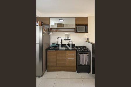 Cozinha de apartamento para alugar com 2 quartos, 32m² em Vila Ema, São Paulo