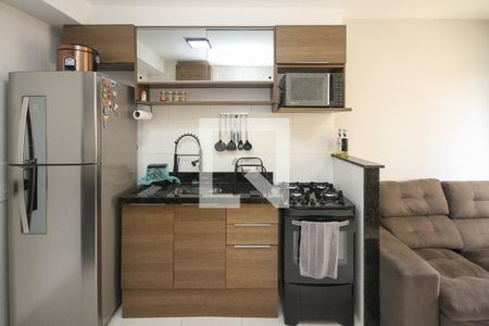 Cozinha de apartamento para alugar com 2 quartos, 32m² em Vila Ema, São Paulo