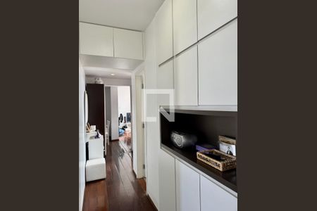 Apartamento à venda com 100m², 4 quartos e 2 vagasCorredor