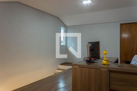 Casa à venda com 207m², 3 quartos e 4 vagasEscritório
