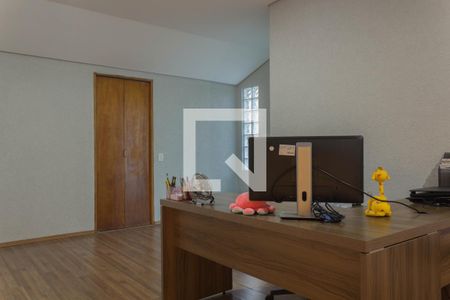 Casa à venda com 207m², 3 quartos e 4 vagasEscritório